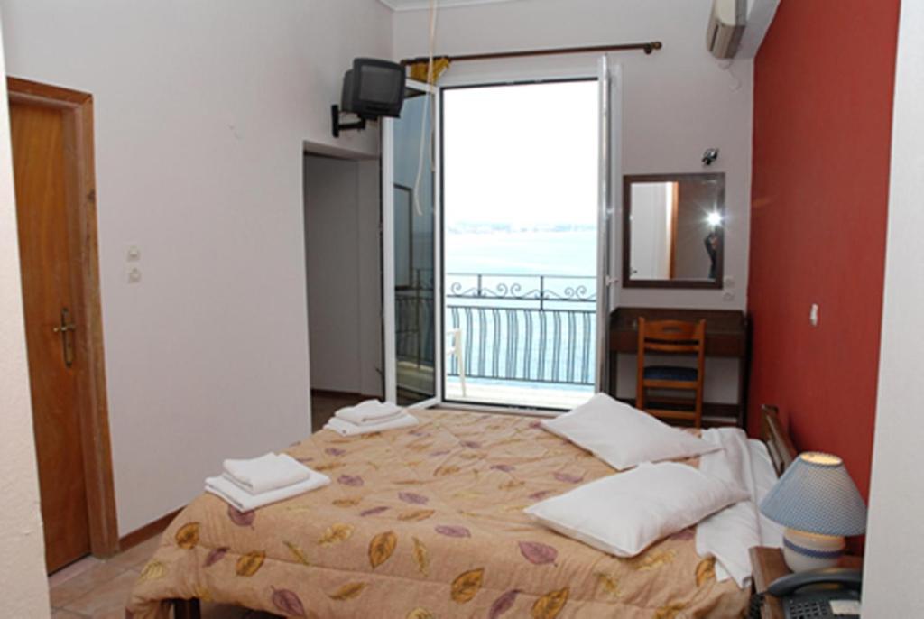לוטראקי Aegli Hotel חדר תמונה